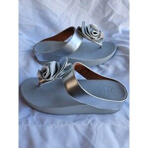 FITFLOP  FLORRIE TOE POST THONG SANDALS SILVER Size 9